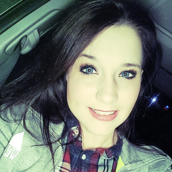 Meet your Posher, Claire - Picture 1 of 1